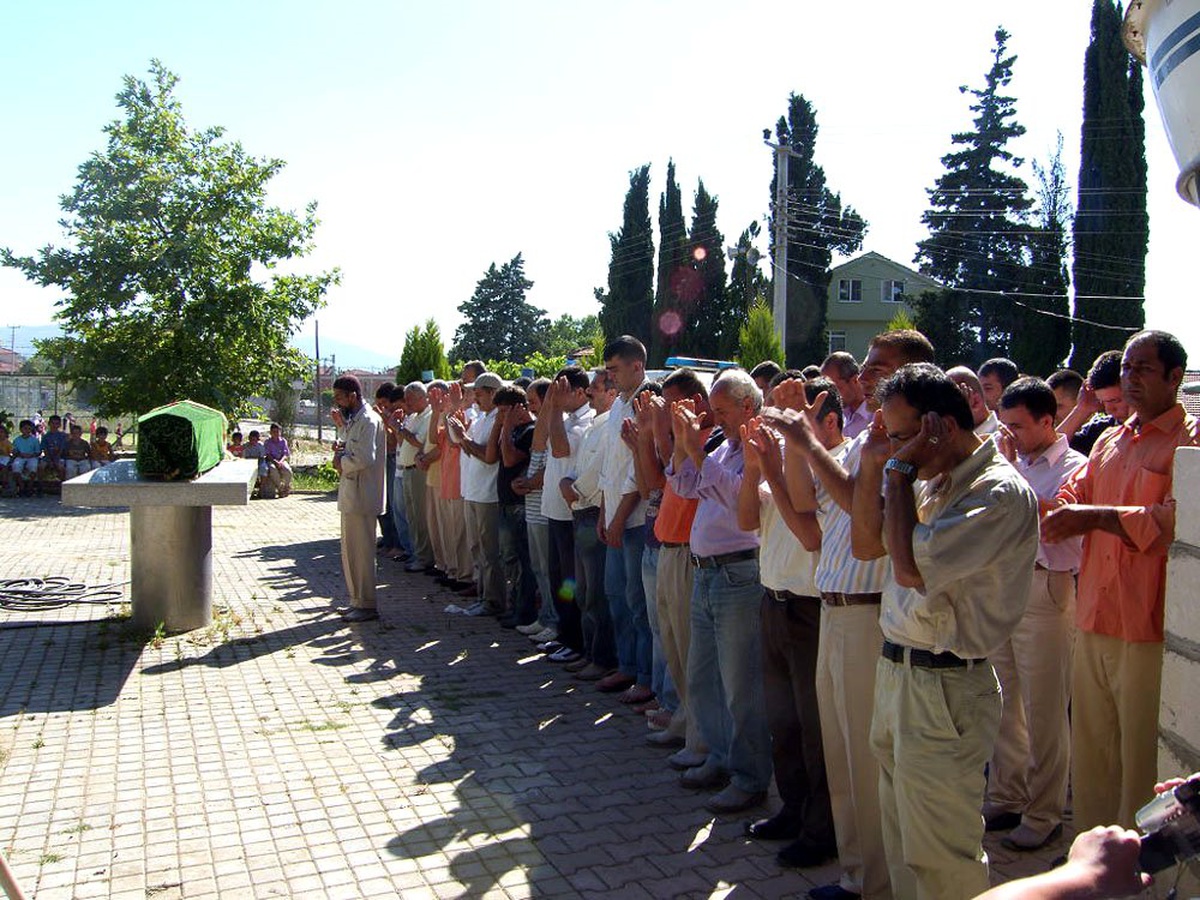 Maganda Kurşunuyla Ölen Genç Kadın Toprağa Verildi
