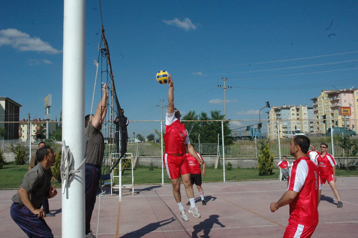 Sivas Emniyet Müdürlüğü'nden Şubeler Arası Voleybol Turnuvası