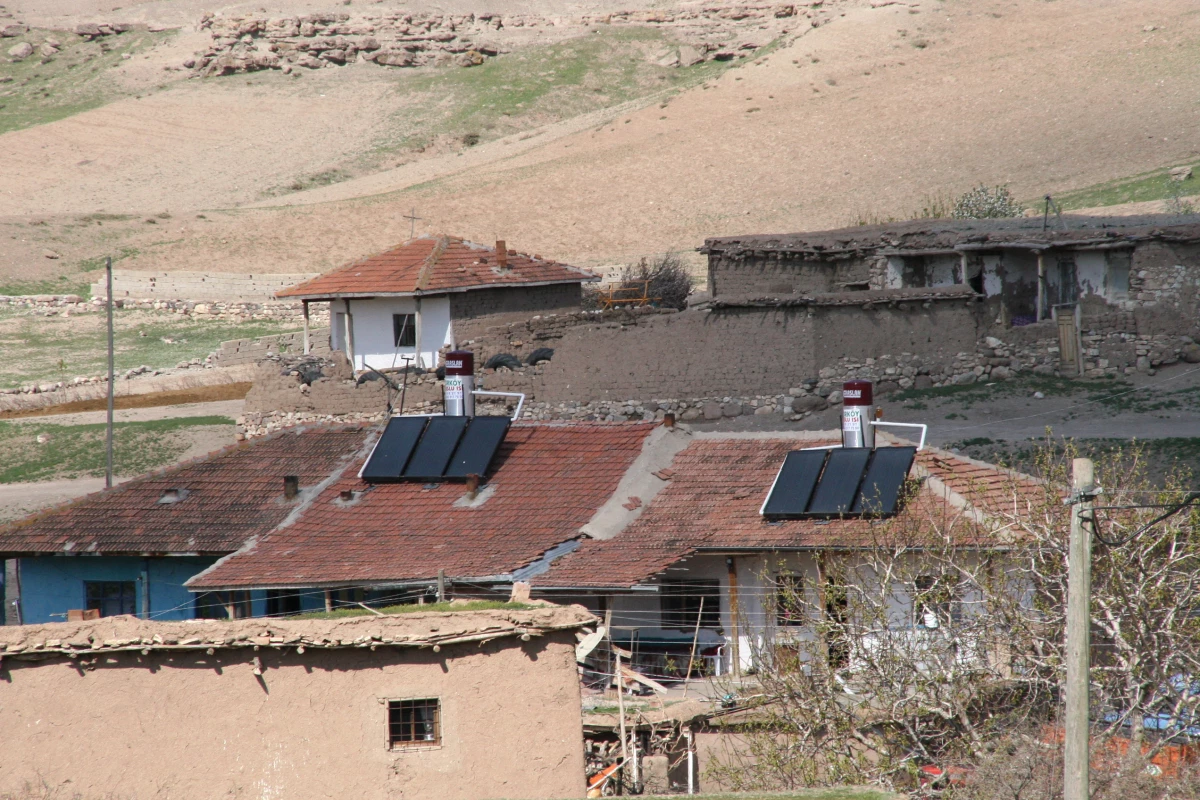 Yozgat\'ta Güneş Enerjisi Su Isıtma Sistemi Yaygınlaştırılıyor