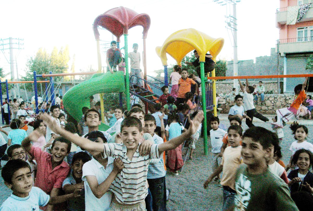 Ergani'de Çocuklar Parkları Doldurdu