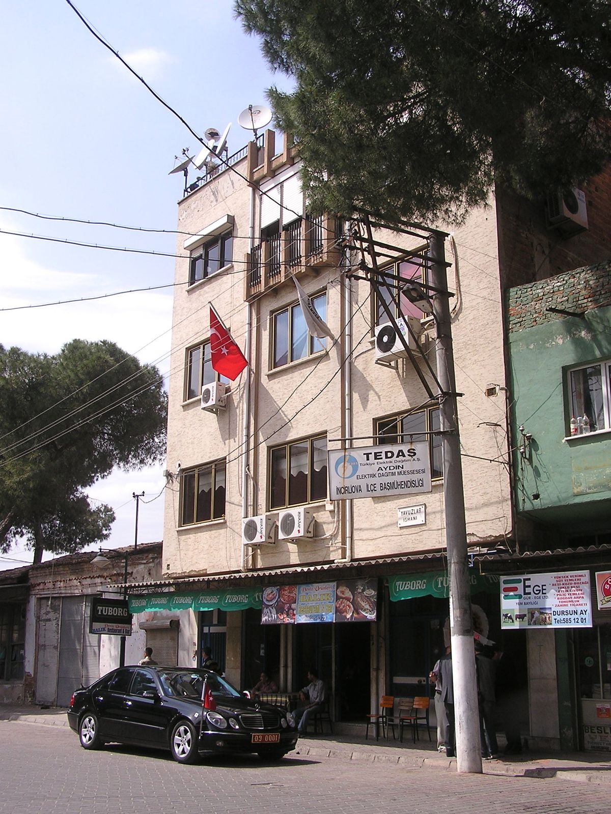İncirliova Tedaş Binası Yaşlı ve Özürlüleri Yoruyor