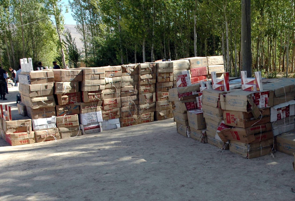 Jandarmadan Kaçırılan Kamyonette 22 Bin Paket Kaçak Sigara Ele Geçirildi