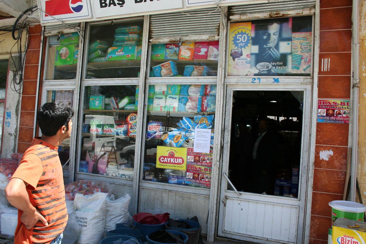 Muradiye'de İş Yeri Soygunu
