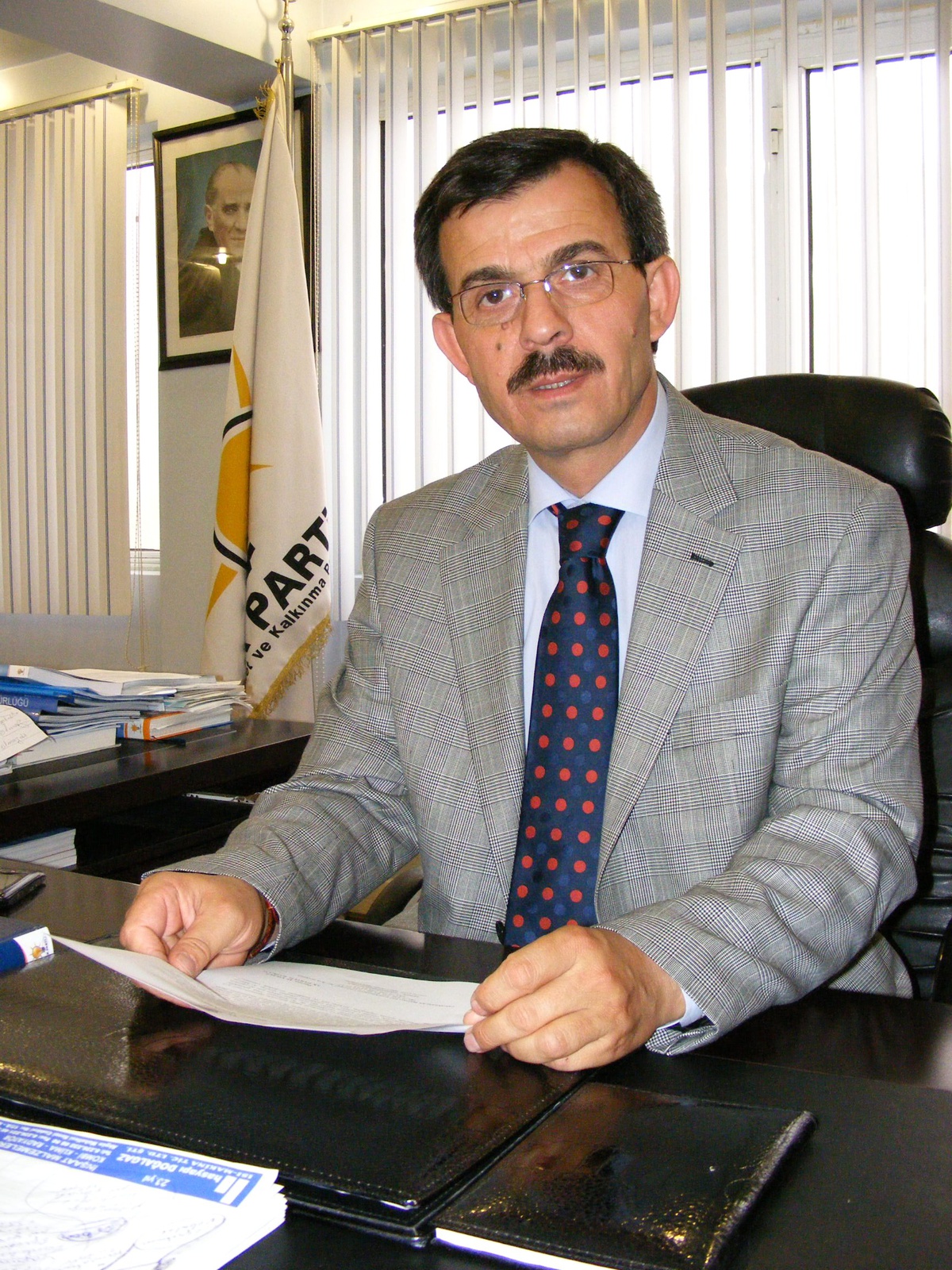 AK Parti Vatandaştan Telefon Bekliyor