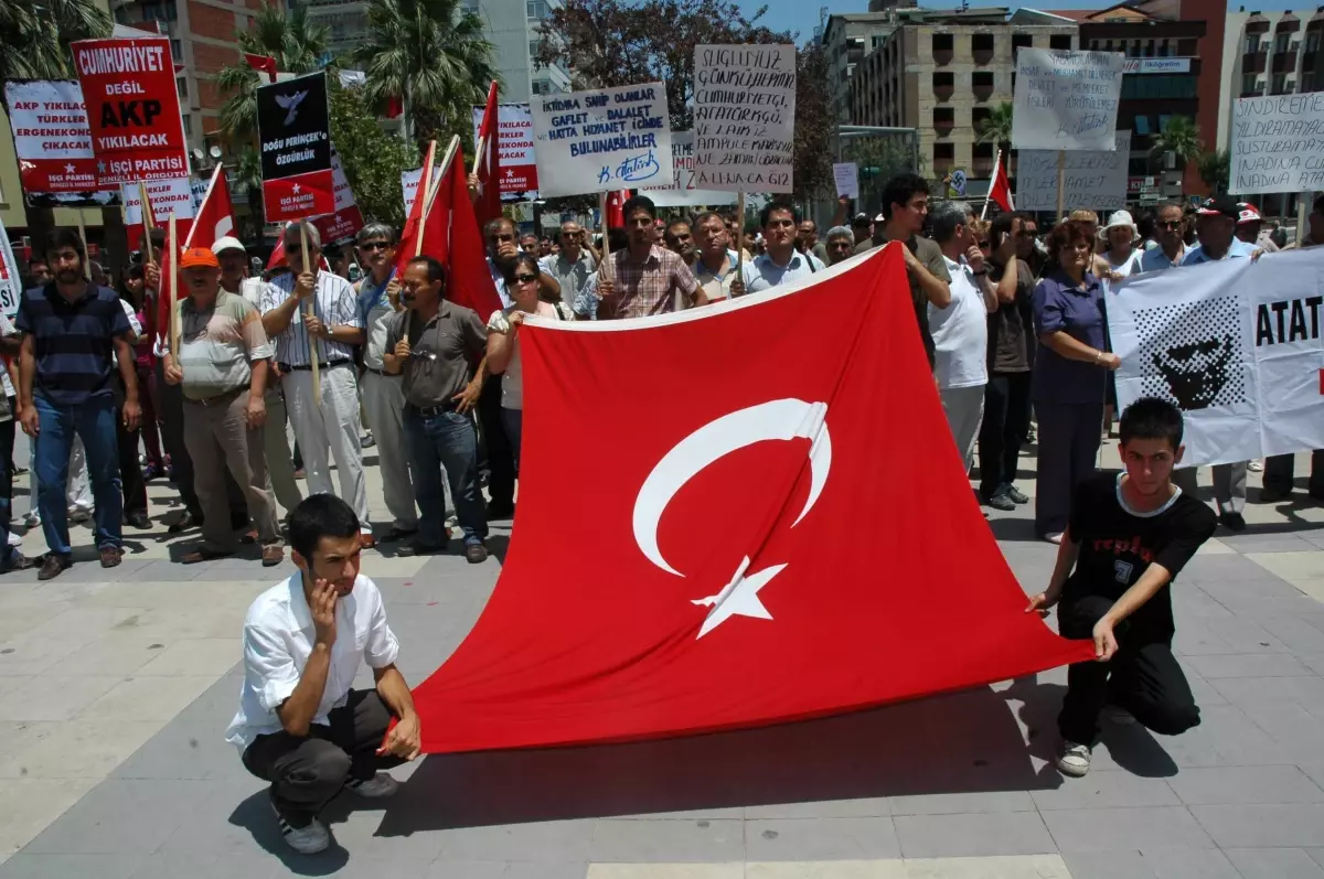 Denizli\'de 25 Sivil Toplum Örgütü Ergenekon Gözaltılarını Protesto Etti