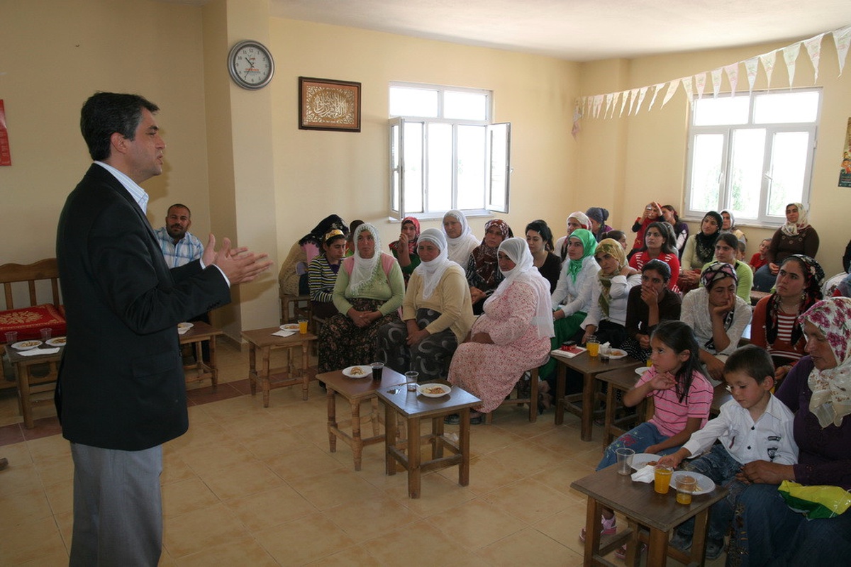 Diyarbakır'da 224 Kadına Okuma Yazma Sertifikası Verildi