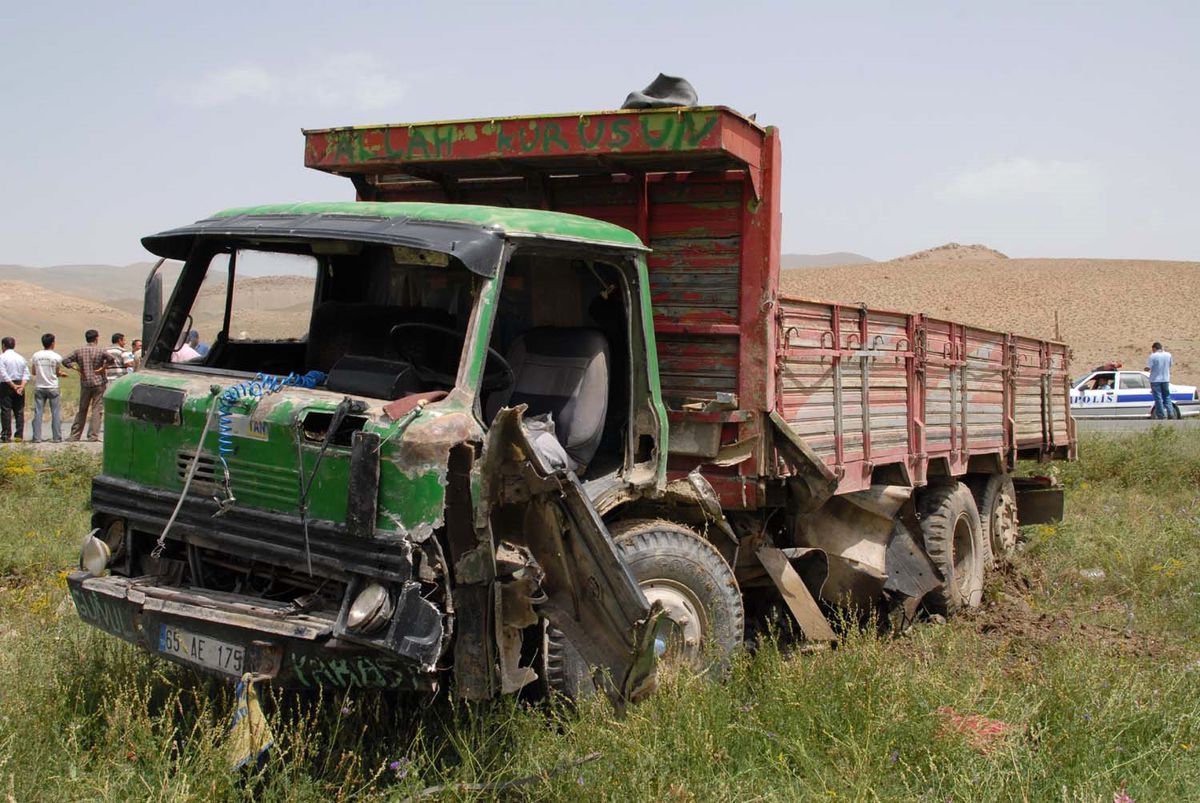 Van'da Trafik Kazası: 3 Yaralı