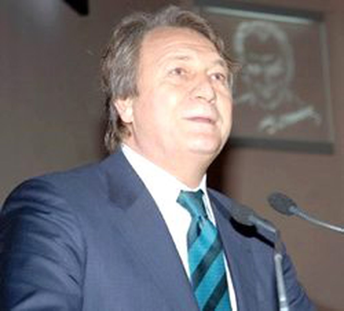 Sezer 'İstifa İddialarına' Cevap Verdi