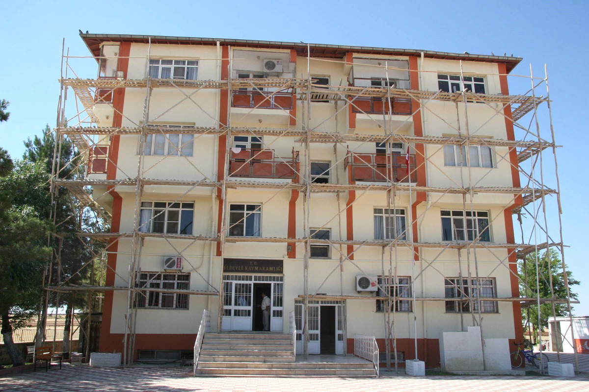 Elbeyli Kaymakamlığı Hızmet Binası Onarıma Alındı