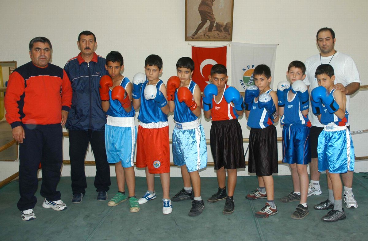 Kepez Boksta Gümüşe Vurdu