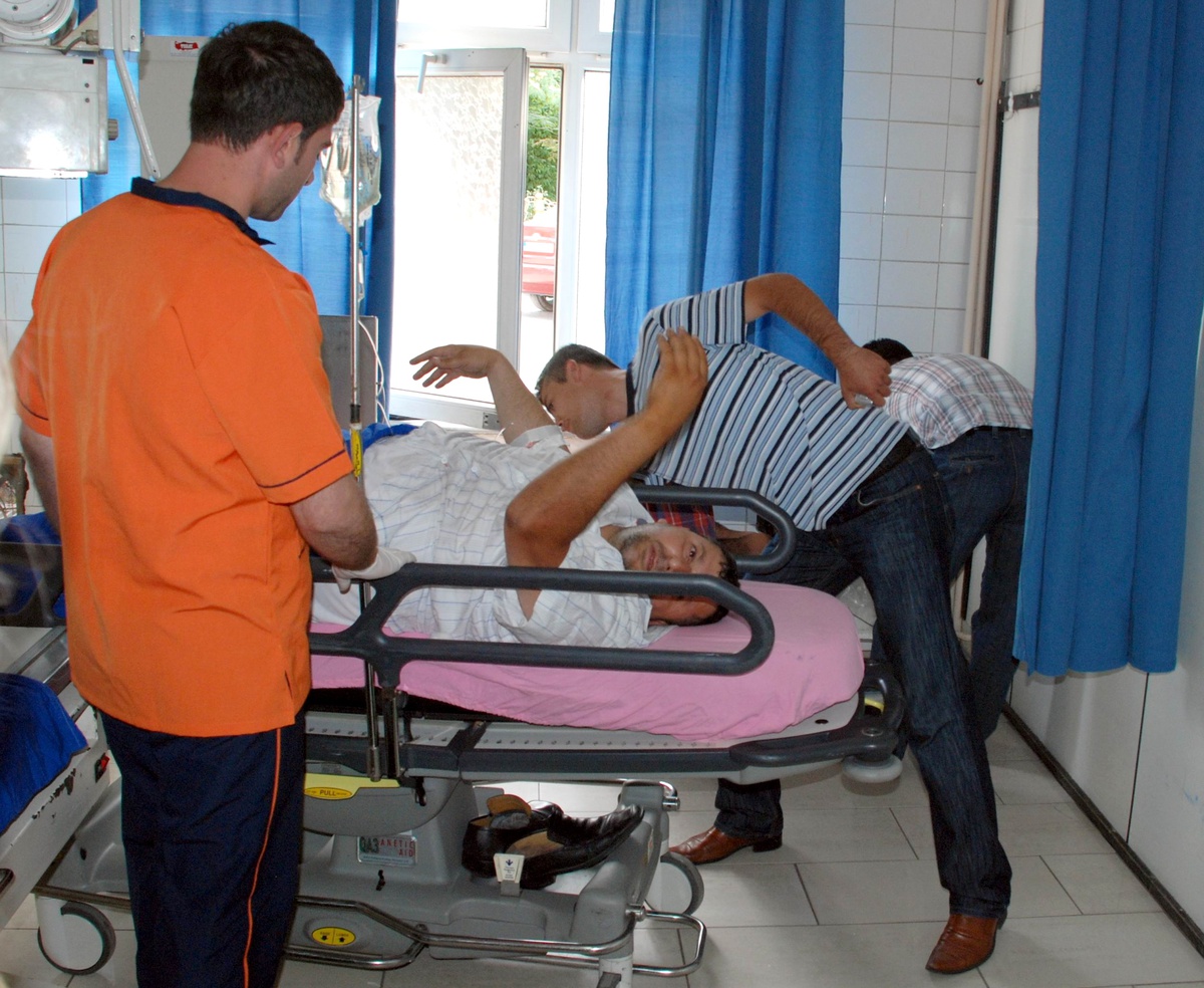 Silahlı Saldırıya Uğrayan Dolmuş Şoförü Yaralandı