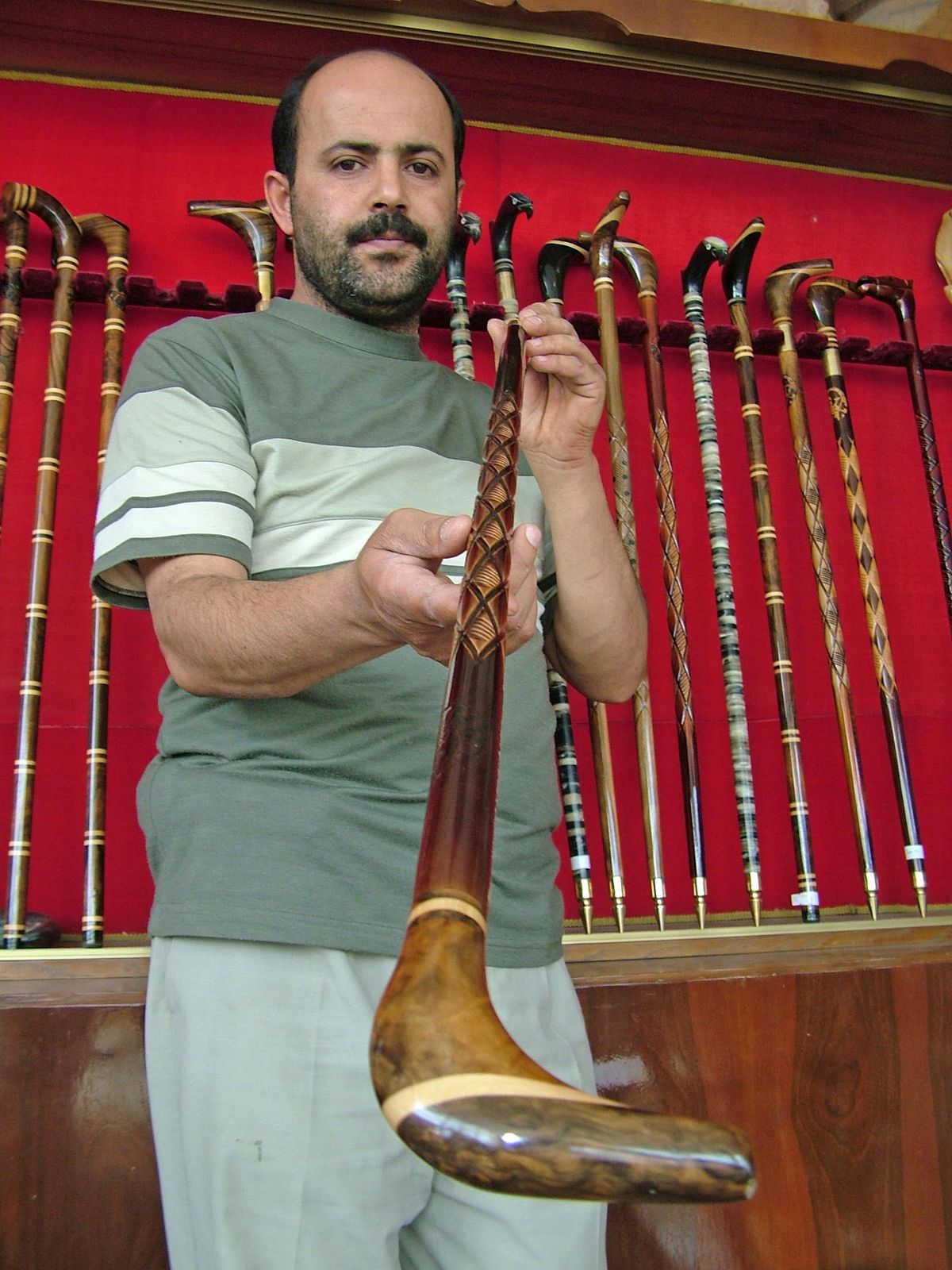 Turizm Sezonu Baston Satışlarını Artırdı