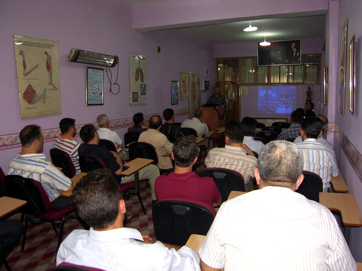 Van Emniyet Müdürlüğü'nden Esnaflara Hırsızlıkla Mücadele Semineri