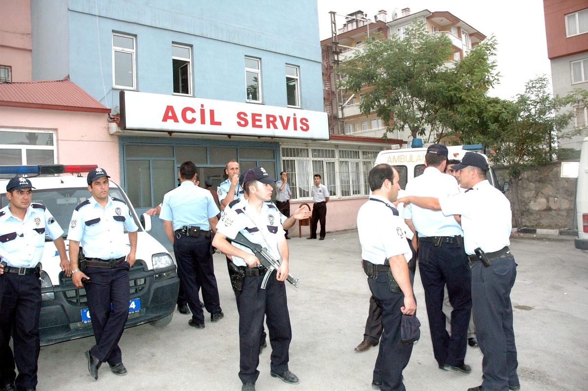 Yasadışı Slagon Atan Guruba Polis Müdahalesi, 1 Yaralı