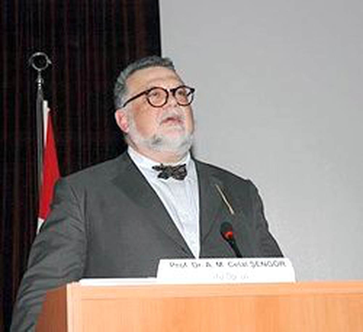 Hükümeti Eleştirdiği İçin YÖK Üyeliği Engelleniyor