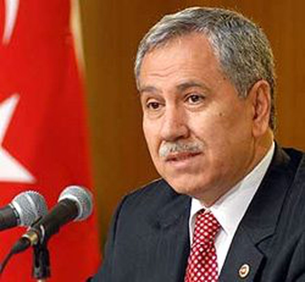 Arınç'tan Şener'e: Mumcu Gibi Olursun