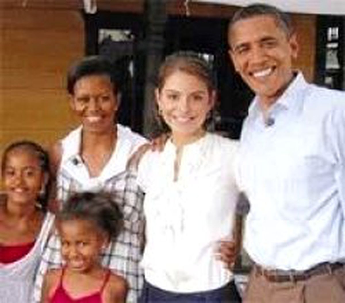 Barack Hep Aynı Elbiseleri Giyer