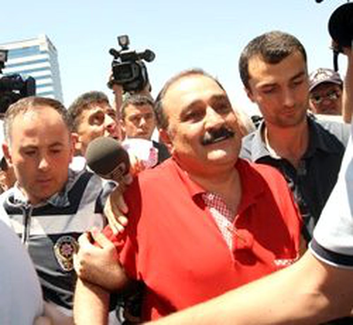 Sinan Aygün Serbest Bırakıldı
