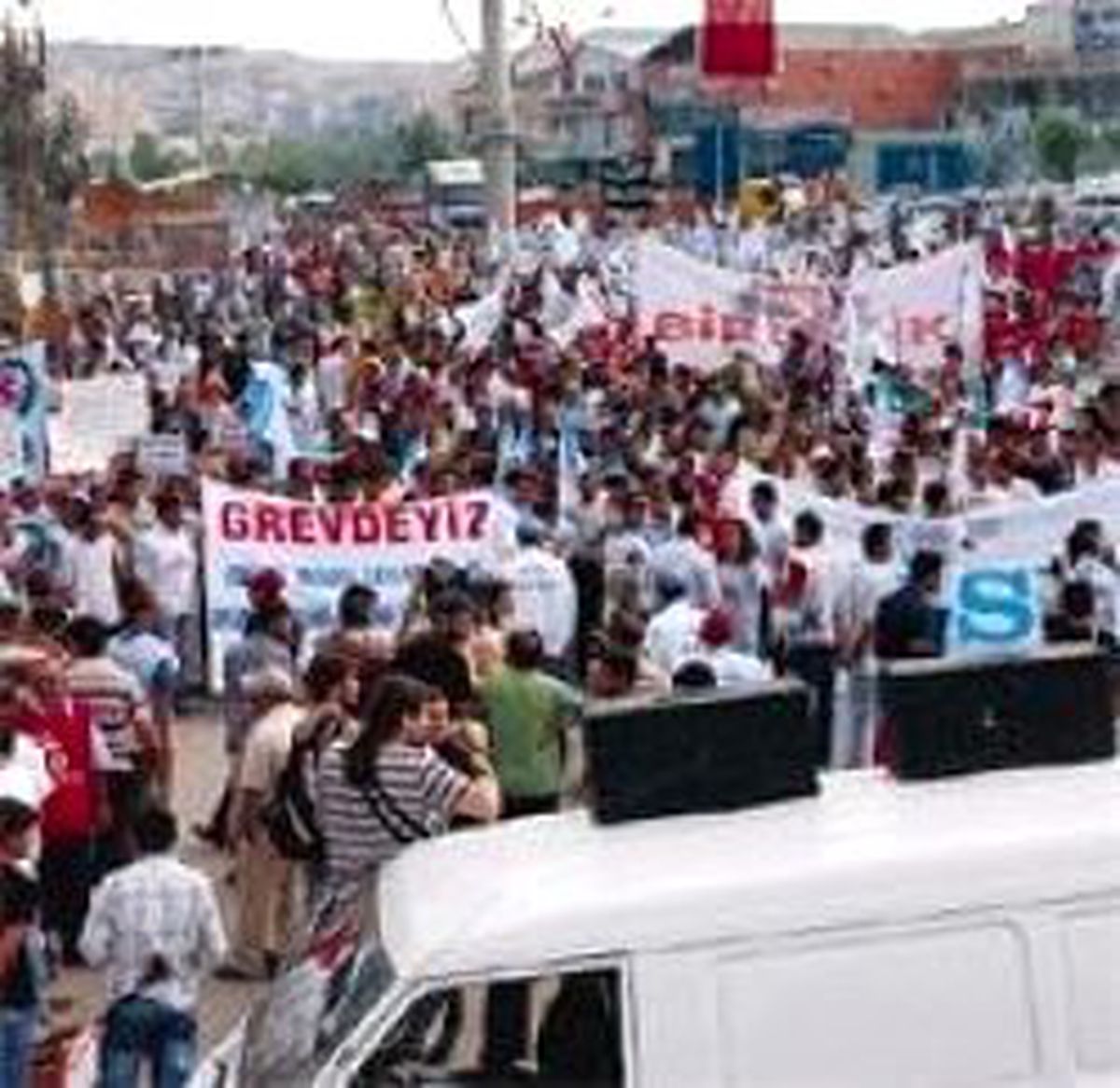 Tuzla'da Üç Tersaneye 'Eksik' Kilidi