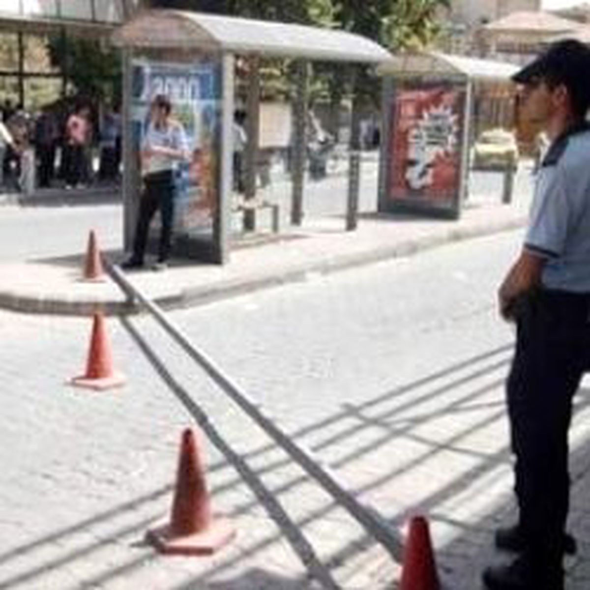 Üstgeçitten Profil Düştü: 2 Yaralı