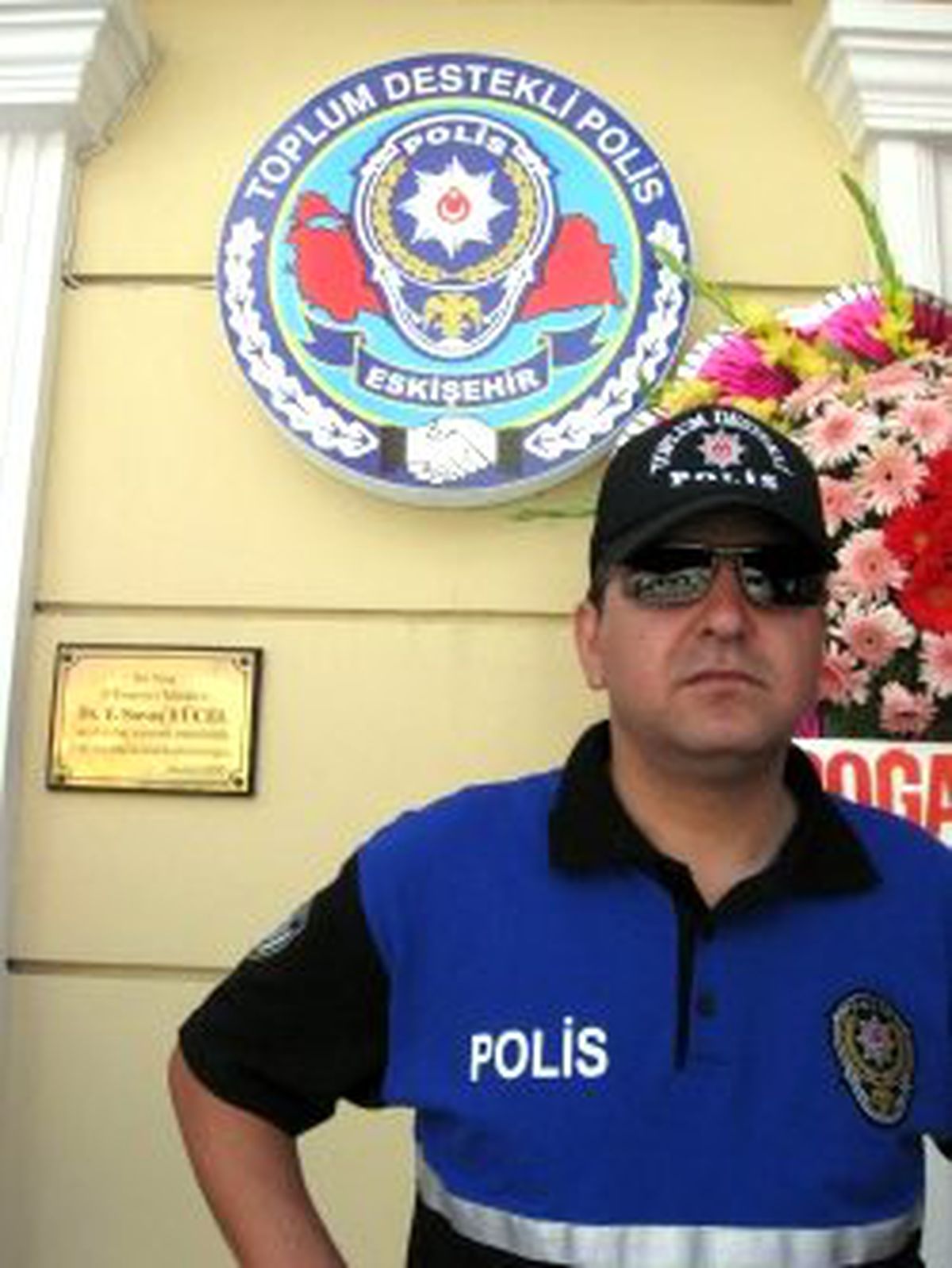 Eski Amir Kendini İhbar Etti