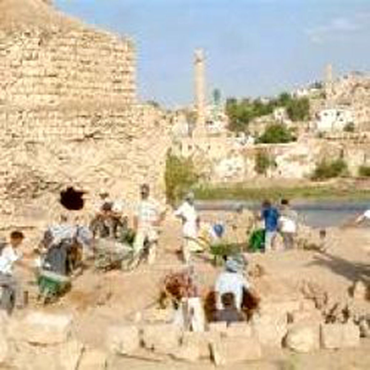 Defineciler Hasankeyf'i Köstebek Yuvasına Çevirdi