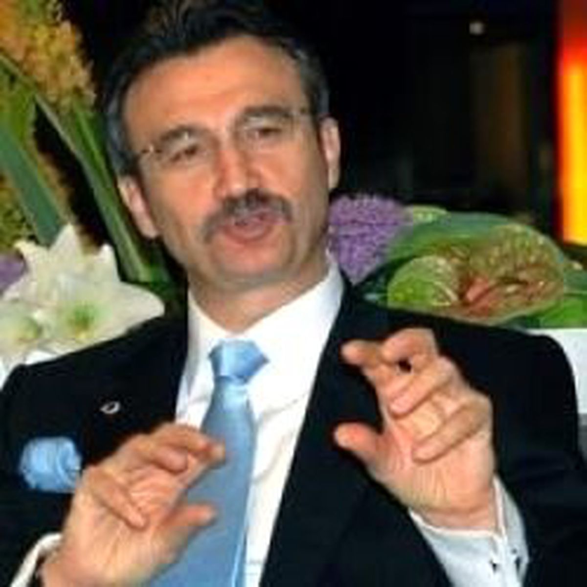 Tüzmen'den Rus Sevgili Açıklaması