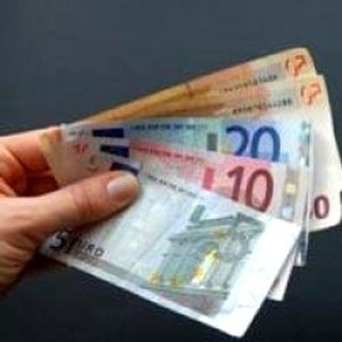 Euro Yerle Bir Oldu