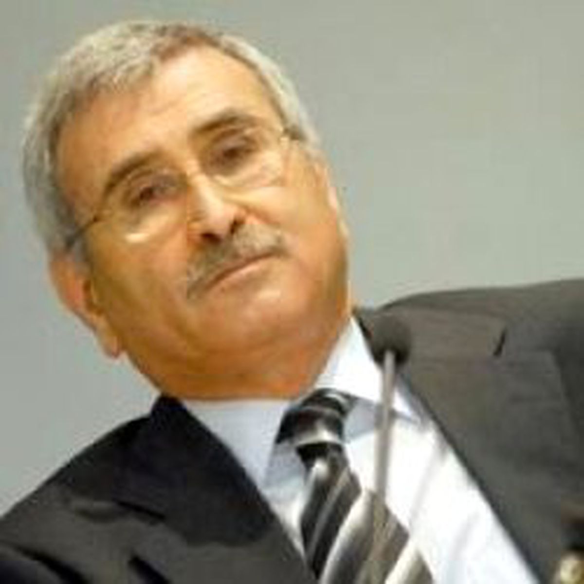 Merkez Faiz İçin Toplanıyor