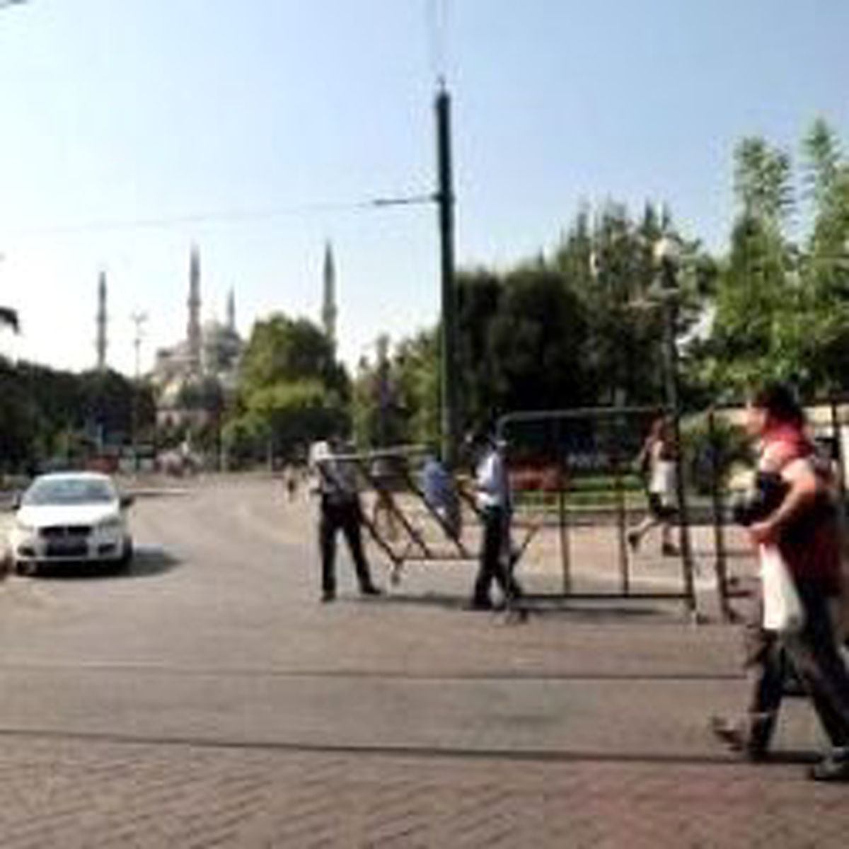 Sultanahmet'te Ahmedinejad Sıkıyönetimi