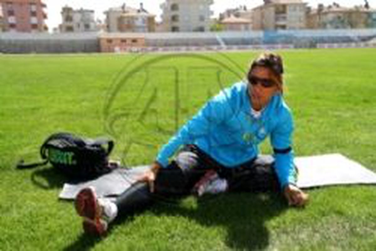 Atletizmde Nevit Yanıt Yarı Finalde