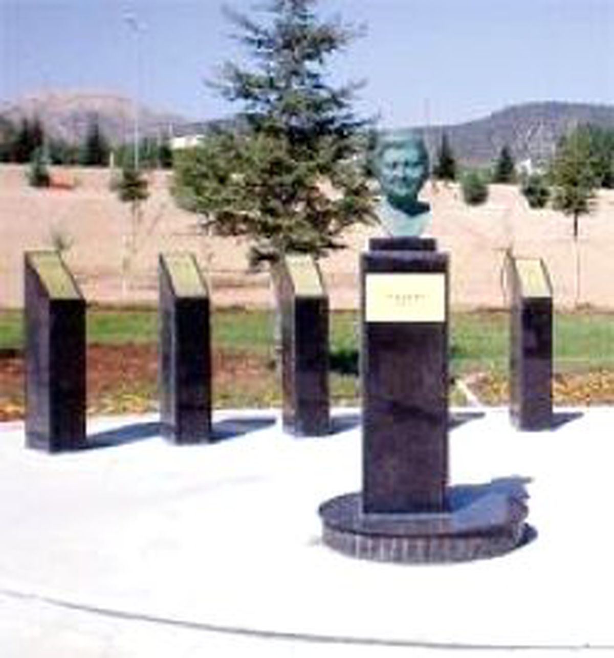 Isparta'da Ölen Bilim İnsanlarına Anıt