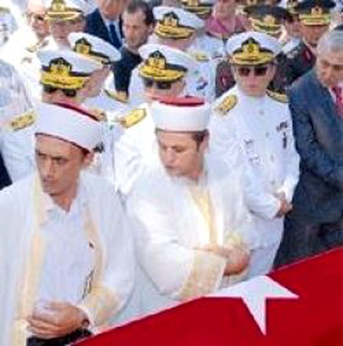 15 Yıl Sonra Cesedi Bulunan Üsteğmen Toprağa Verildi
