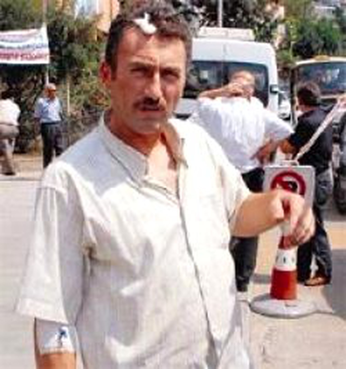 Otopark Kavgası Yüzünden Komşusu Altı Kurşun Sıktı