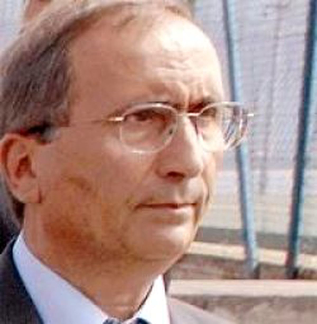 Sarko'nun Arkadaşını Koruyamadı, Atıldı