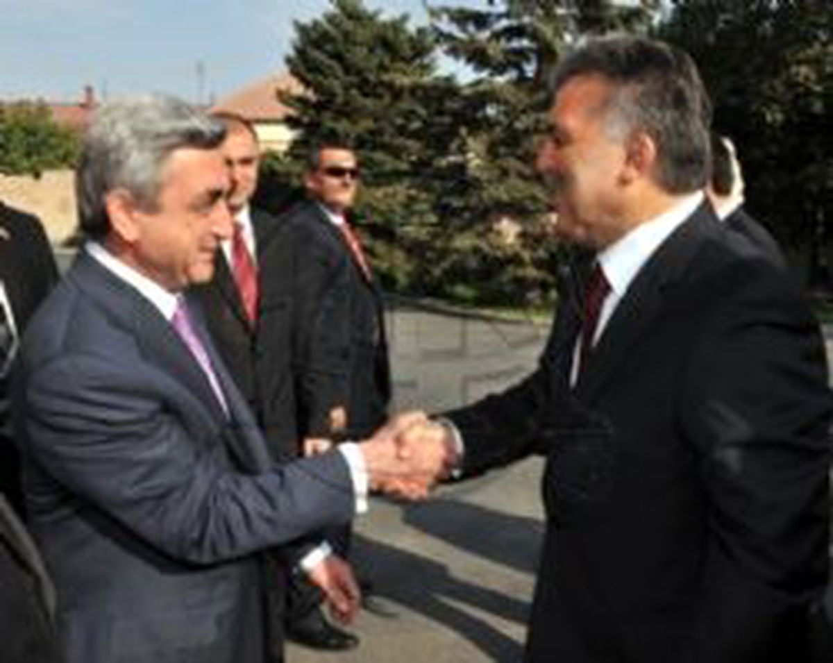 Gül, Sarkisyan ile Bir Araya Geldi