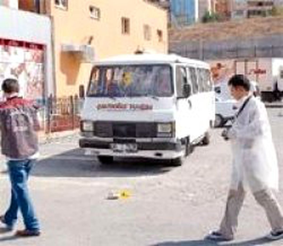 Servisçiler Okulda Birbirini Kurşunladı