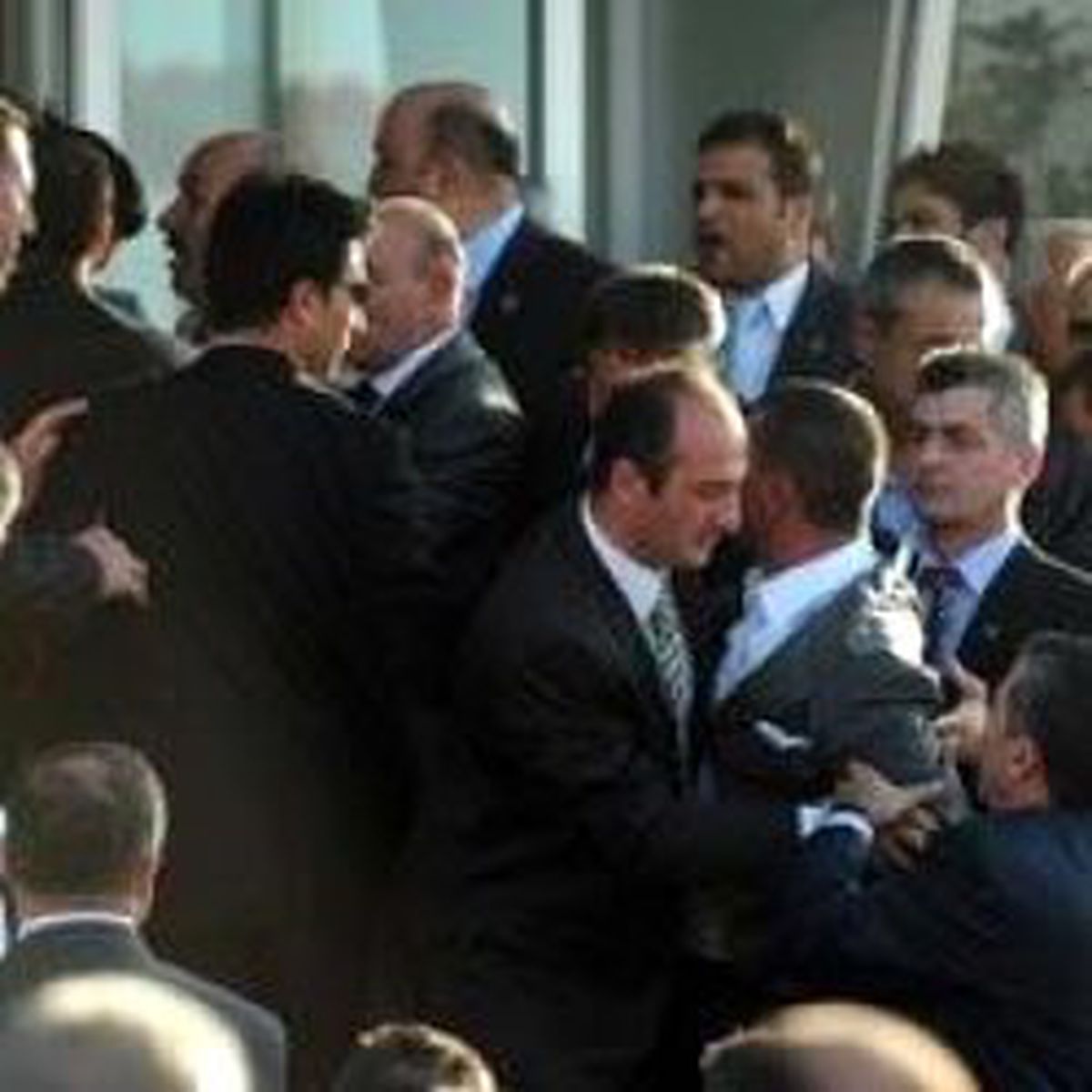 Başbakan'ın Katıldığı Açılışta Kavga