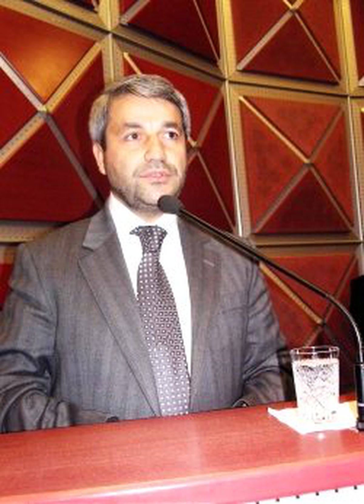 AKP, Baykal'a Yanıt Verdi