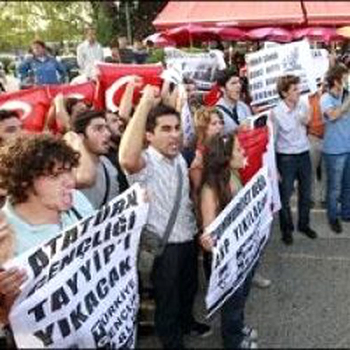 Erdoğan'a Protesto İspanyol Basınında