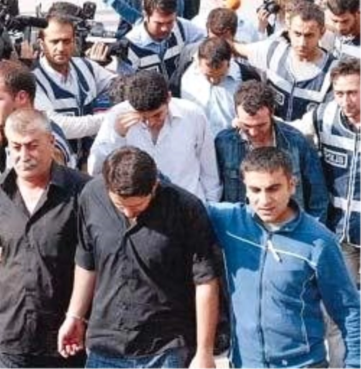 Ergenekon\'da 17 Gözaltı
