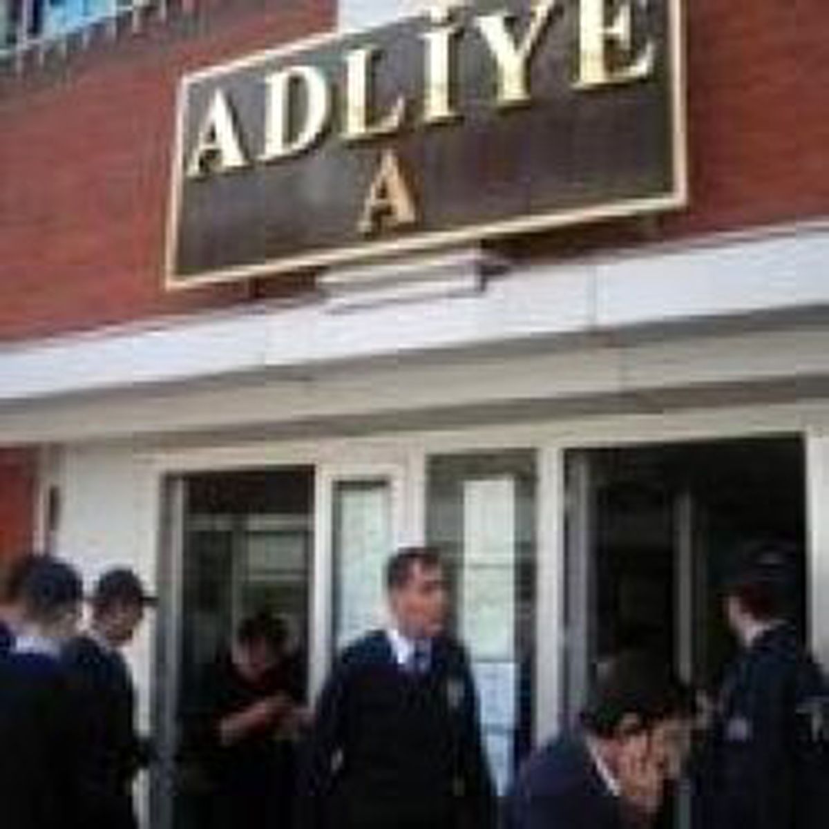 İstanbul Adliyesi'nde Alarm