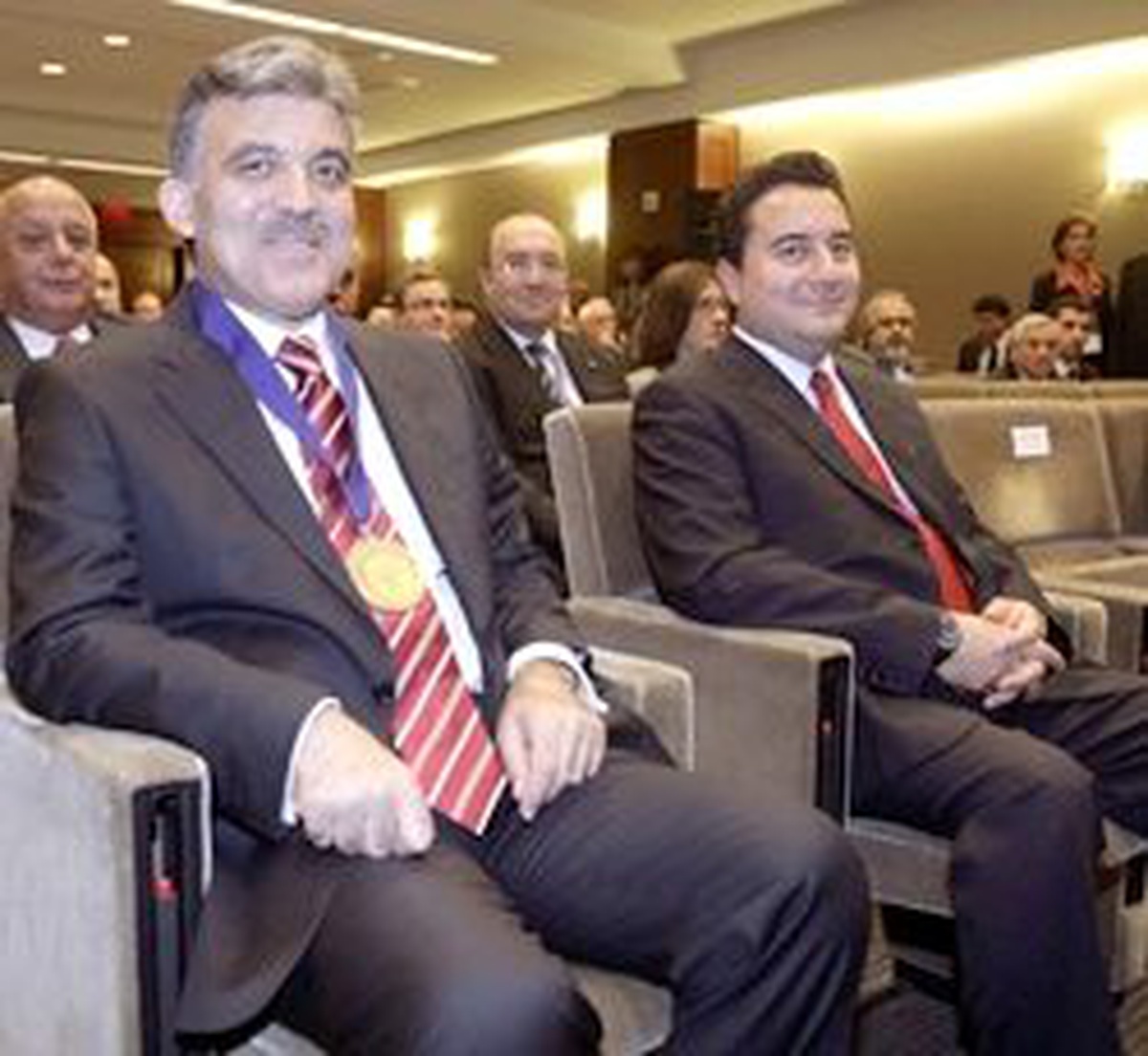 Gül, Türk Kültür Merkezinin Yemeğine Katıldı