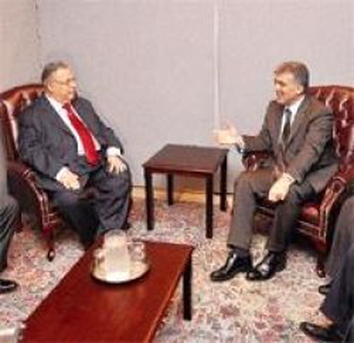 Talabani Yineledi, Gül 'Gelirim' Dedi