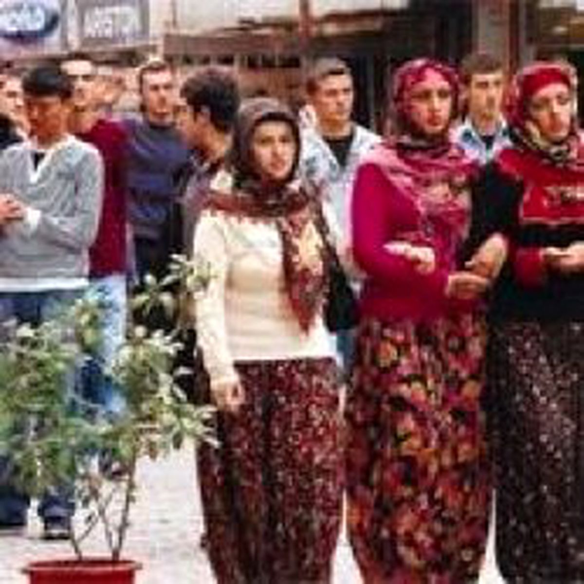 'Kızlar Bayramı' Adına AKP'li Başkan Karşı