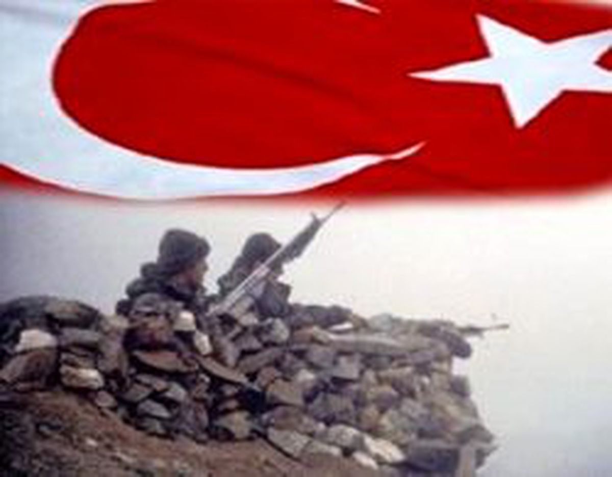 5 Komutan Düştü Askerler Çarpıştı
