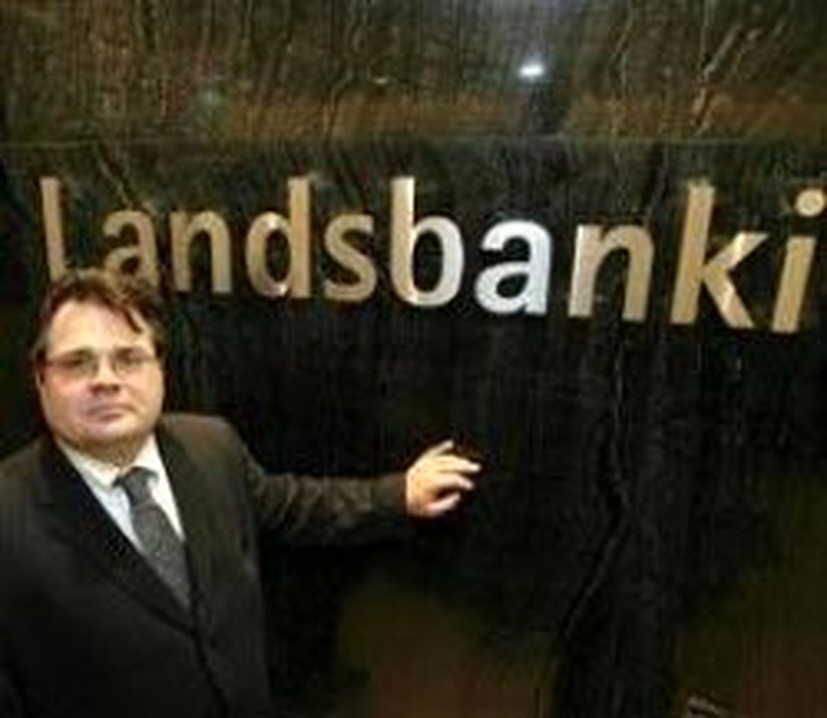 İzlanda Bir Bankaya Daha El Koydu