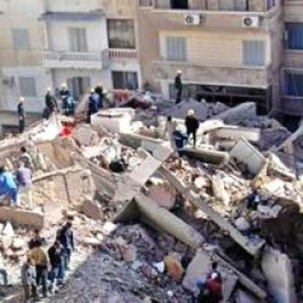 Mısır'da Bina Çöktü: 11 Ölü