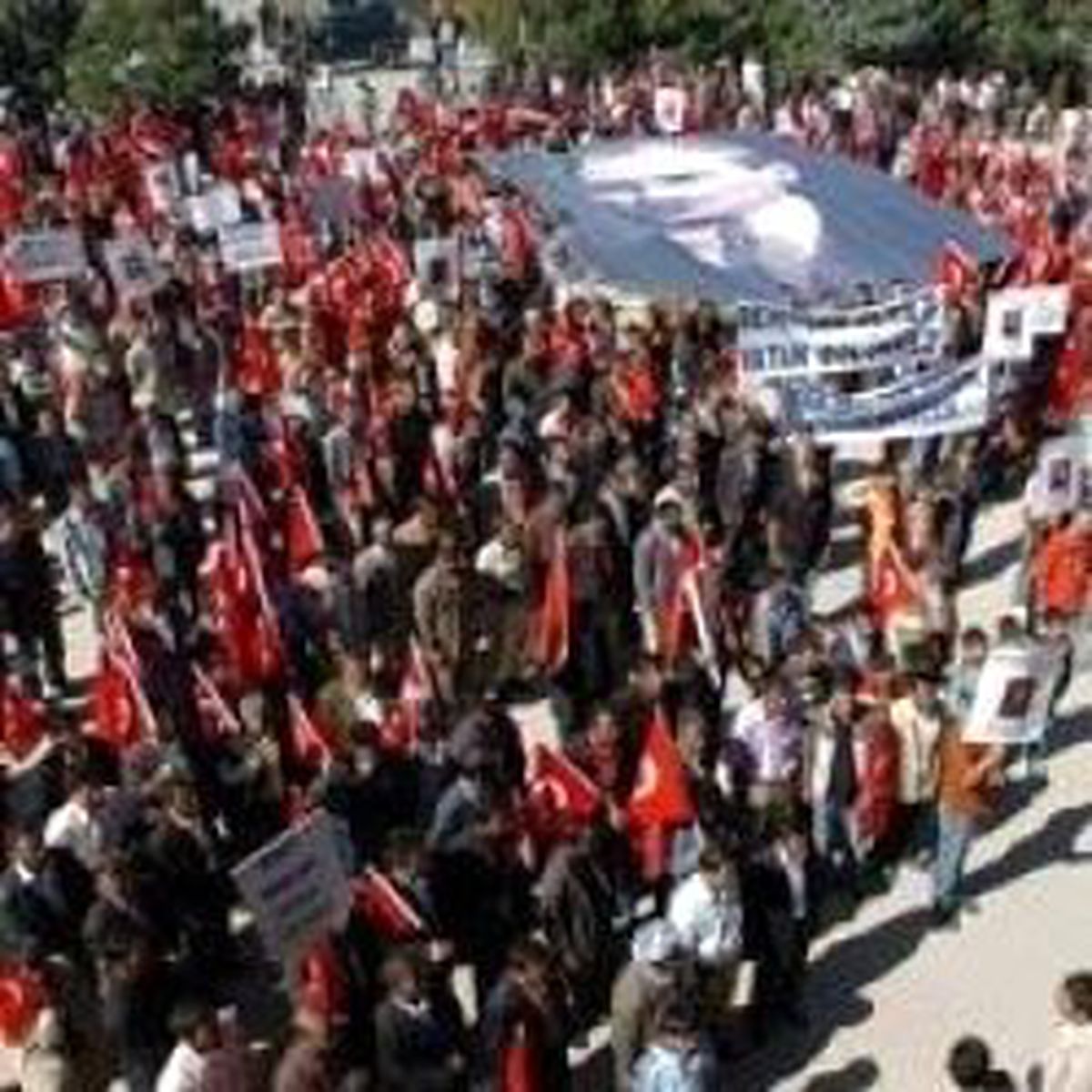 Hakkari'de Teröre Lanet Yağdı