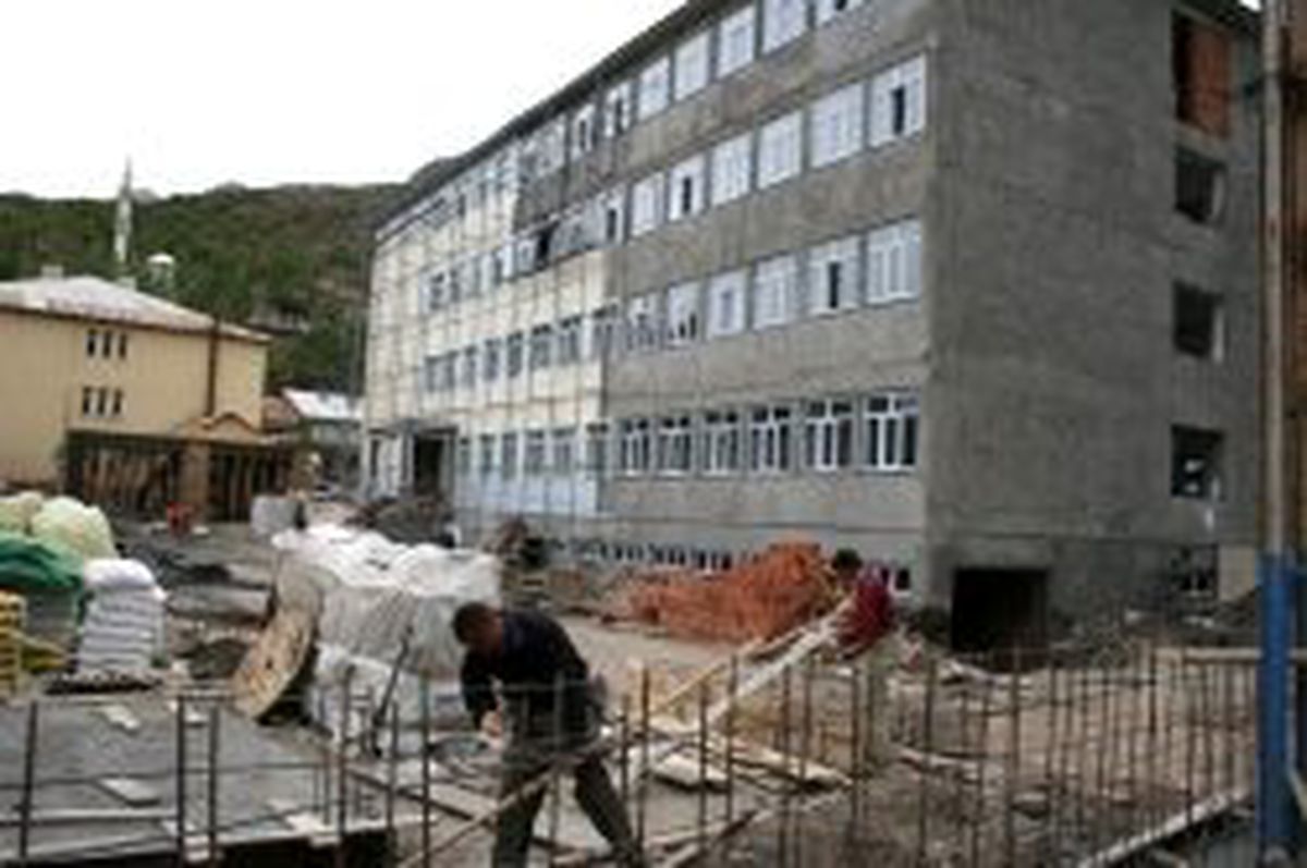 İnşaat Çöktü: 2 Ölü, 3 Yaralı